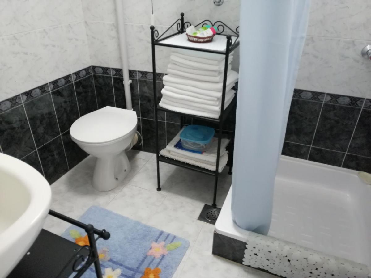 Studio Apartments Kuljis Вис Екстериор снимка
